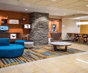 Photo 2 - Fairfield Inn & Suites by Marriott Knoxville/East