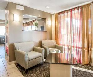 Photo 5 - Quality Inn Downtown