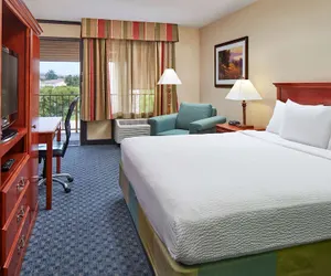 Photo 5 - La Quinta Inn & Suites by Wyndham Thousand Oaks-Newbury Park