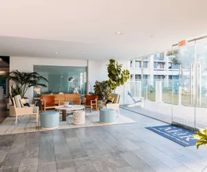 Photo 4 - Hotel MDR Marina del Rey - a DoubleTree by Hilton