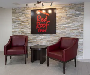 Photo 5 - Red Roof Inn Fort Smith Downtown