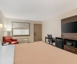 Photo 5 - Quality Inn & Suites I-10 near Fiesta Texas