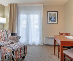 Photo 3 - Comfort Inn & Suites At Dollywood Lane