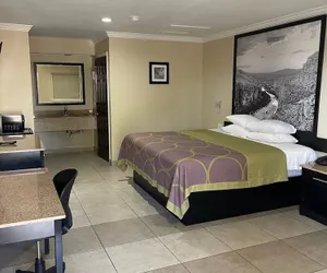 Photo 5 - Super 8 Wyndham McAllen Downtown- City Center-Plaza Mall-Airport