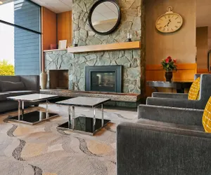 Photo 4 - Best Western Plus Silverdale Beach Hotel