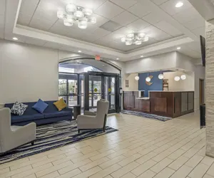 Photo 4 - Comfort Inn & Suites Mundelein-Vernon Hills