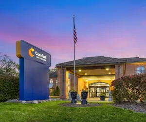 Photo 2 - Comfort Inn & Suites Mundelein-Vernon Hills