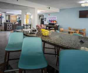 Photo 3 - Hampton Inn Tampa-International Airport/Westshore