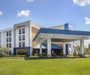 Photo 2 - Hampton Inn New Bern
