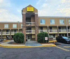 Photo 2 - Studios & Suites 4 Less Charlotte