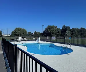 Photo 2 - Florence Inn and Suites