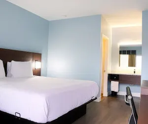 Photo 2 - Florence Inn and Suites