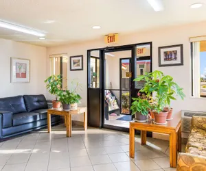 Photo 4 - Econo Lodge Norwalk