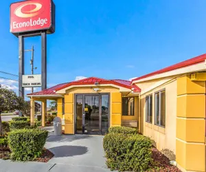 Photo 2 - Econo Lodge Norwalk