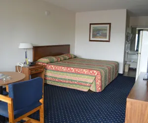 Photo 3 - Bluegrass Extended Stay Hotel