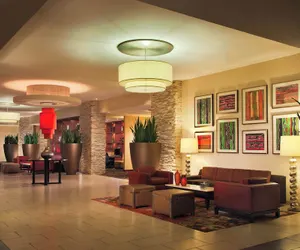 Photo 3 - Courtyard by Marriott Los Angeles - Sherman Oaks