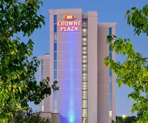 Photo 2 - Crowne Plaza Chicago Ohare Hotel & Conf Ctr, and IHG Hotel