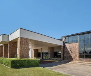 Photo 2 - SureStay Plus Hotel by Best Western Greenwood