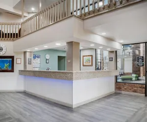 Photo 3 - SureStay Plus Hotel by Best Western Greenwood