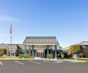Photo 2 - Days Inn by Wyndham Hinesville Near Fort Stewart