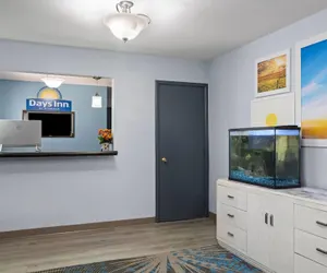 Photo 4 - Days Inn by Wyndham Jamestown