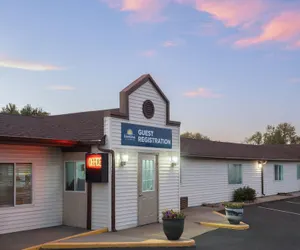 Photo 2 - Days Inn by Wyndham Jamestown