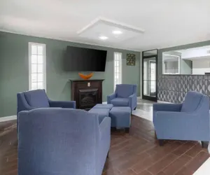 Photo 2 - Downtown Inn & Studio Suites