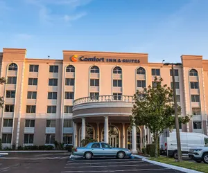 Photo 2 - Comfort Inn & Suites Lakeland North I-4