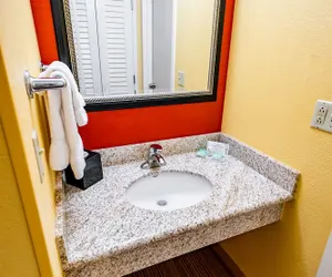 Photo 5 - Spark by Hiton Bettendorf Quad Cities