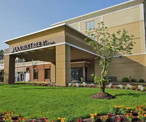 Photo 2 - DoubleTree by Hilton Mahwah