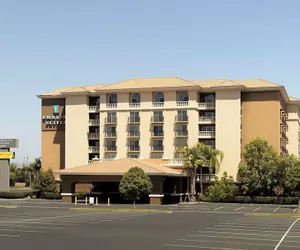 Photo 2 - Embassy Suites by Hilton Anaheim North