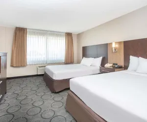 Photo 3 - Baymont by Wyndham San Diego Downtown