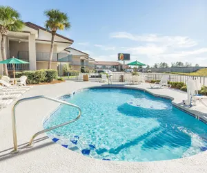 Photo 2 - Super 8 by Wyndham Adel GA I-75