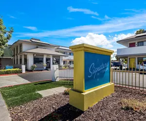 Photo 2 - Signature Inn San Jose