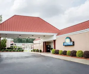 Photo 2 - Days Inn by Wyndham Goldsboro