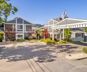Photo 2 - UpValley Inn & Hot Springs, an Ascend Collection Hotel