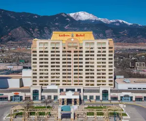 Photo 2 - The Antlers, A Wyndham Hotel