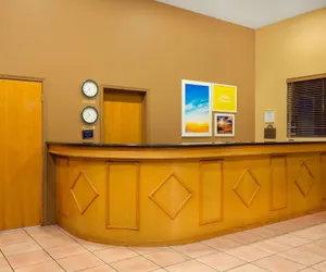 Photo 4 - Days Inn by Wyndham Bullhead City