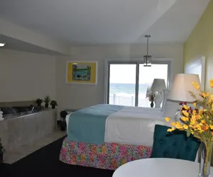 Photo 5 - Breakers Resort & Beach Bar