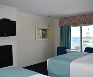 Photo 4 - Breakers Resort & Beach Bar