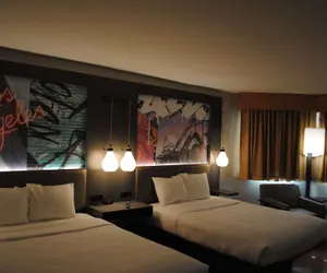Photo 5 - Best Western Plus Dragon Gate Inn