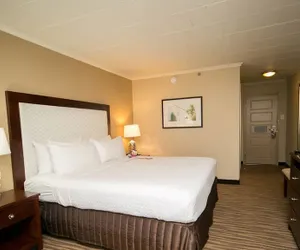Photo 2 - Pittsburgh Plaza Hotel