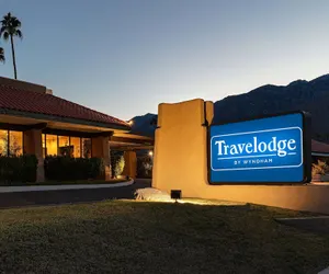 Photo 2 - Travelodge by Wyndham Palm Springs