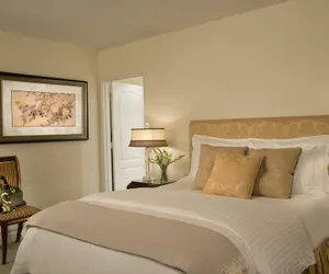 Photo 3 - The Kimberly Hotel