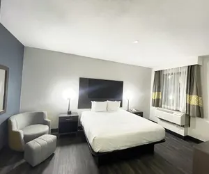 Photo 3 - Baymont by Wyndham Tallahassee