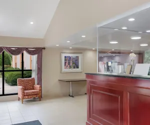 Photo 3 - All Seasons Inn & Suites Smithfield Providence