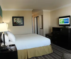 Photo 4 - Holiday Inn Express Van Nuys, an IHG Hotel