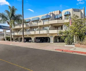 Photo 2 - Travelodge by Wyndham San Clemente Beach