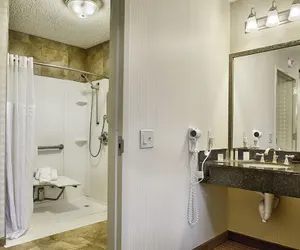 Photo 5 - DoubleTree by Hilton Denver Central Park
