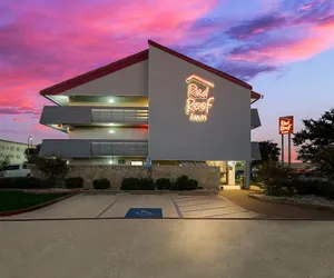 Photo 2 - Red Roof Inn Dallas - DFW Airport North